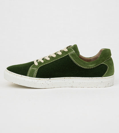 Ecobene | Scarpe realizzate con palline da tennis usate