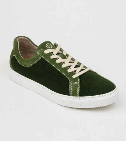 Ecobene | Scarpe realizzate con palline da tennis usate