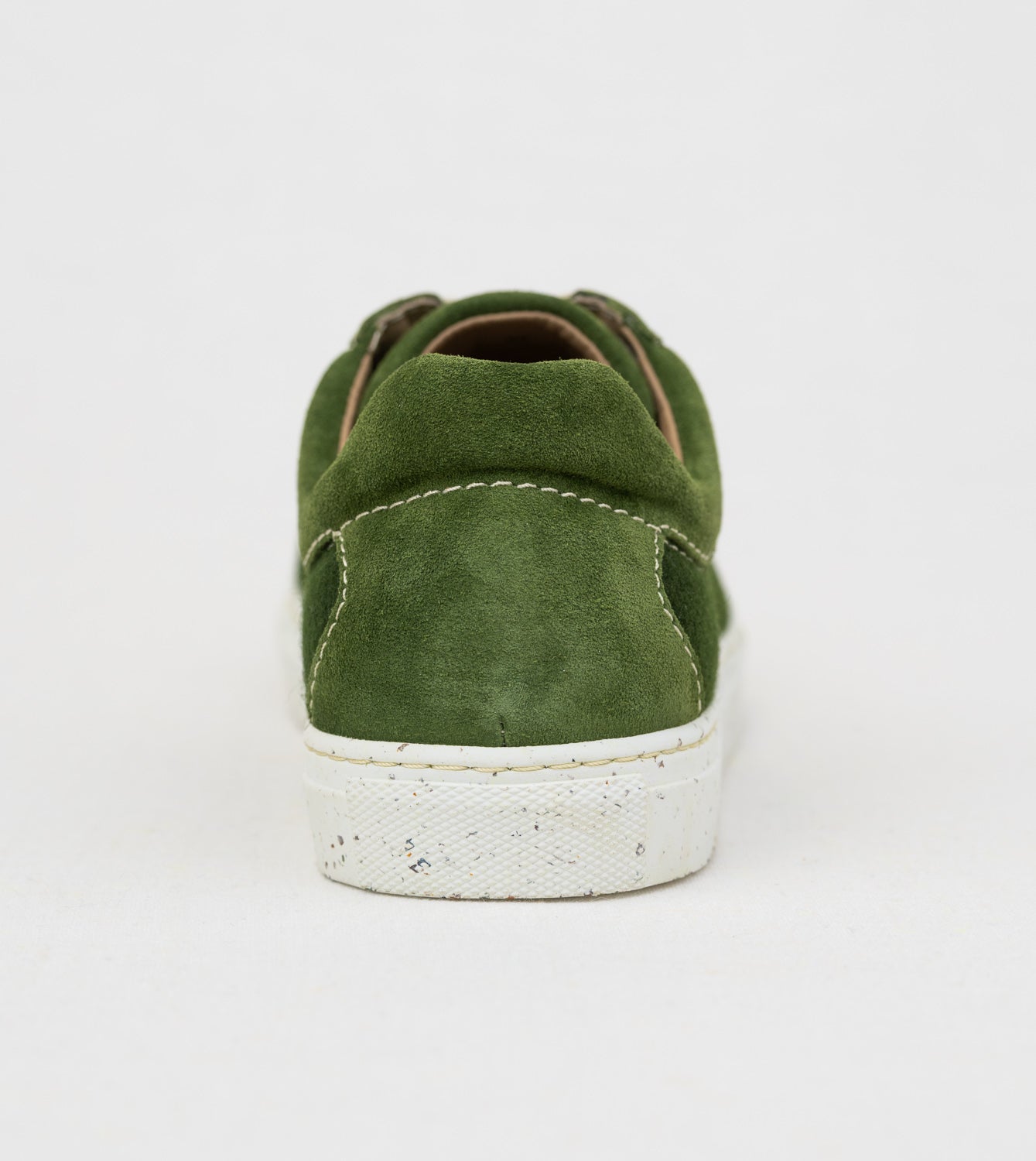 Ecobene | Scarpe realizzate con palline da tennis usate